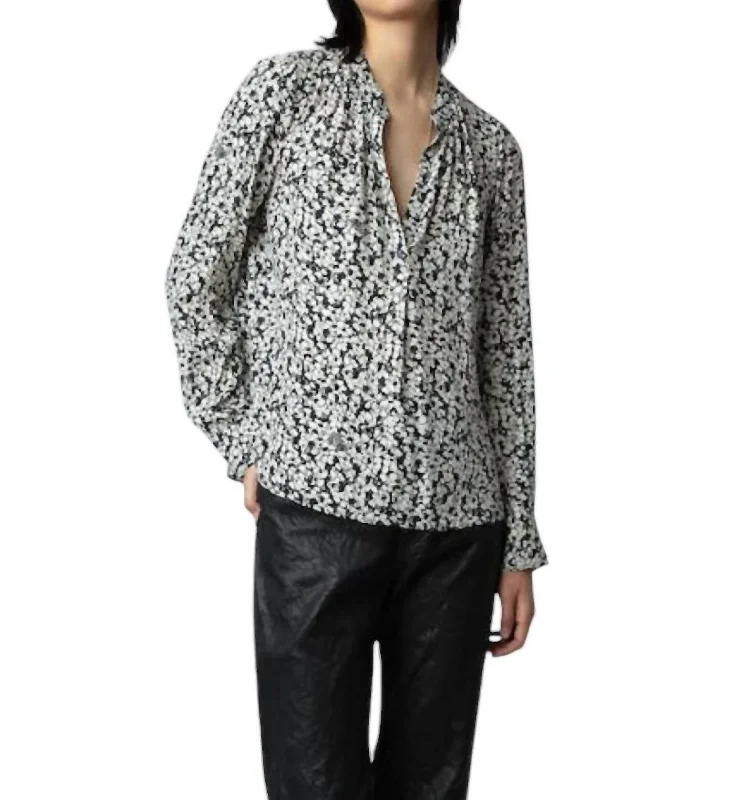 Women's Plus-Size Outfit Fashion Forward Femme Tink Crepe Floral Print Blouse In Vanille