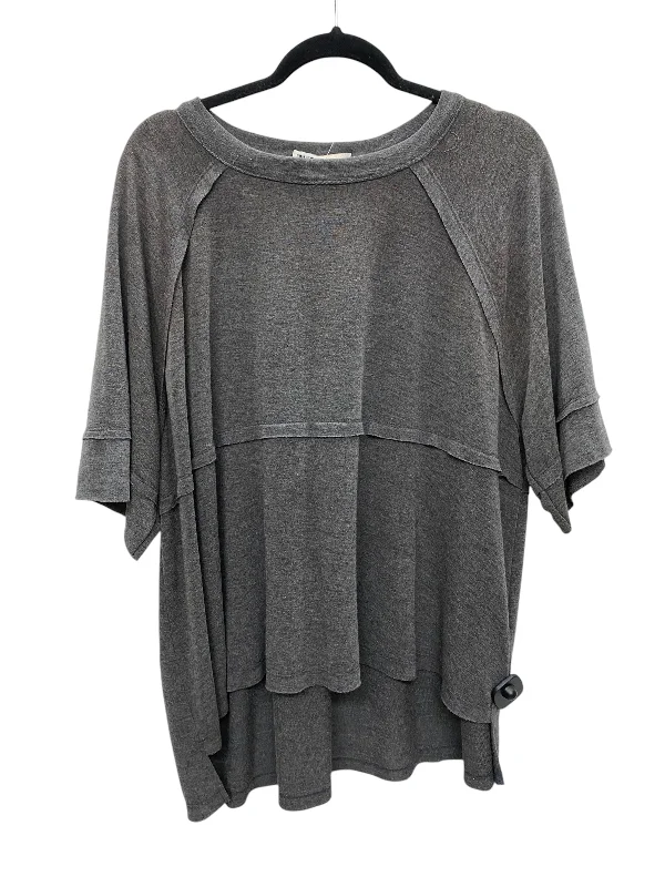 Top Short Sleeve By Ces Femme In Grey, Size: M