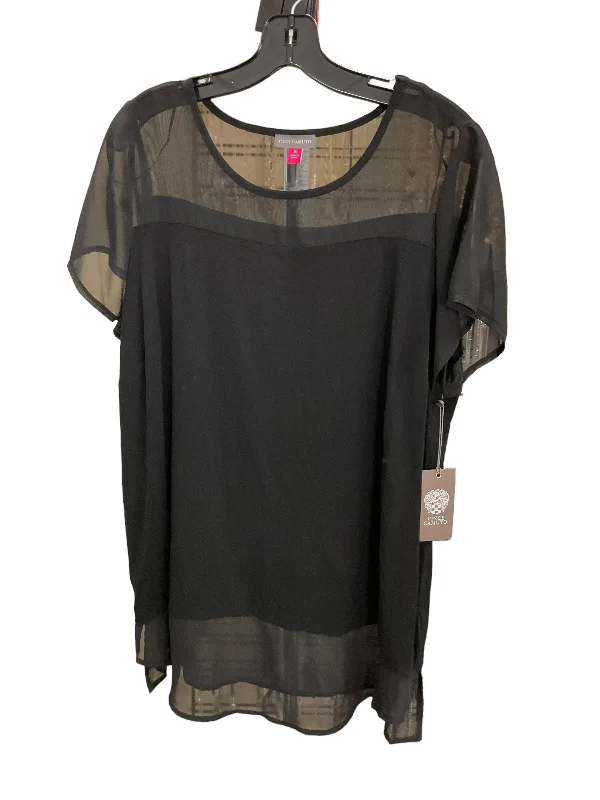 Top Short Sleeve By Vince Camuto In Black, Size: 1x