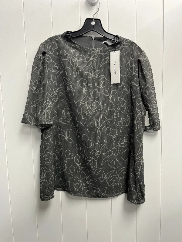 Top Short Sleeve By Calvin Klein In Grey, Size: Xl