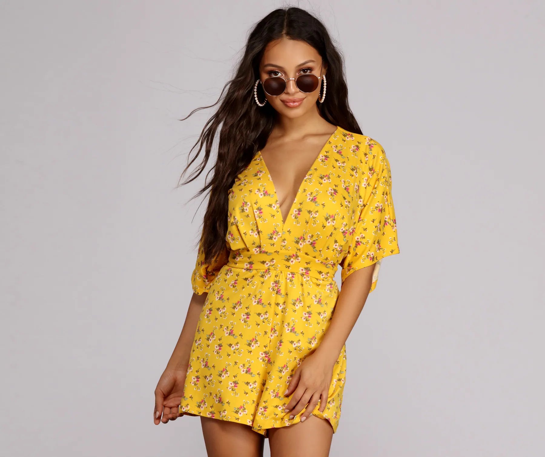 Chic Women's Clothing Season Offer Mini Bouquet Kimono Sleeve Romper