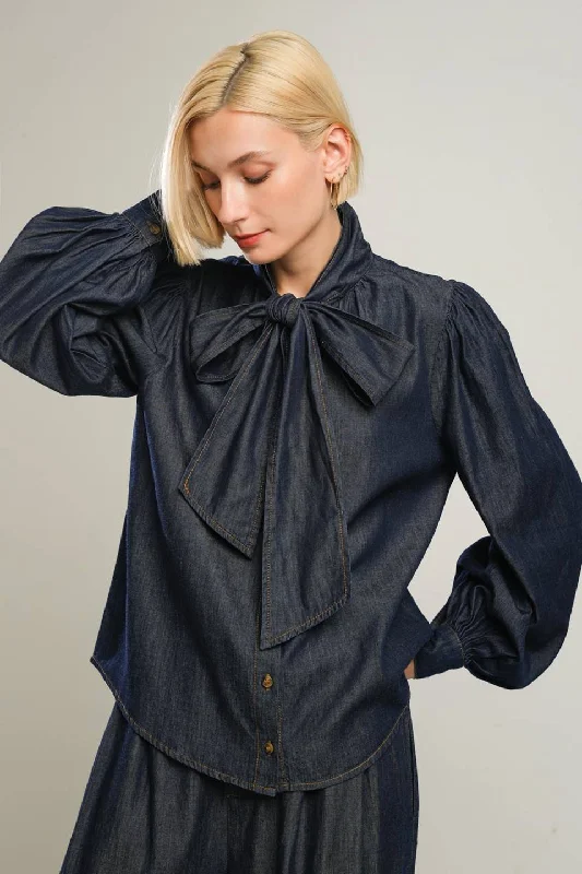 Casual Chic THERE IN MY MIND CHAMBRAY TOP