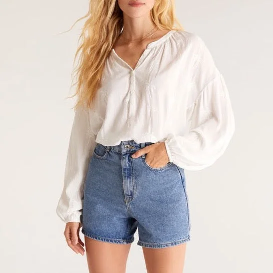 Chic Style, Always In Vogue Bayfront Palm Top
