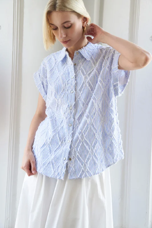 Chic Styles, Sharp Prices SOCIAL SENSATION WOVEN TOP
