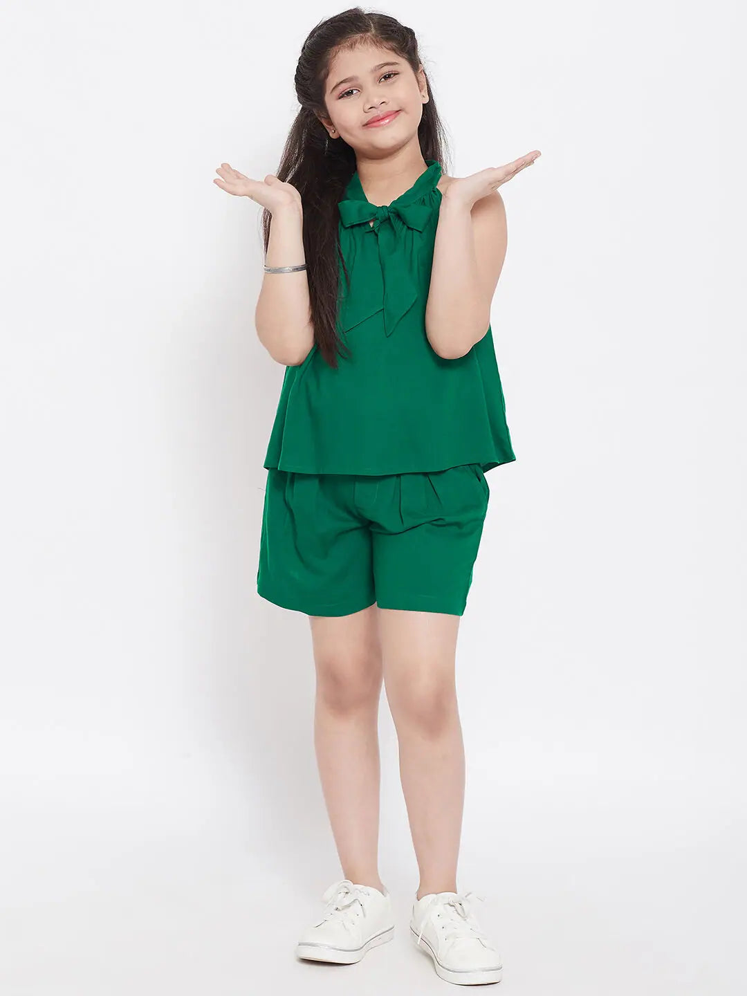 Style Redefined Girl's Raiment Solid Top with Shorts Green