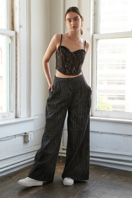 Must Haves HEAVENLY CUTIE WOVEN TOP