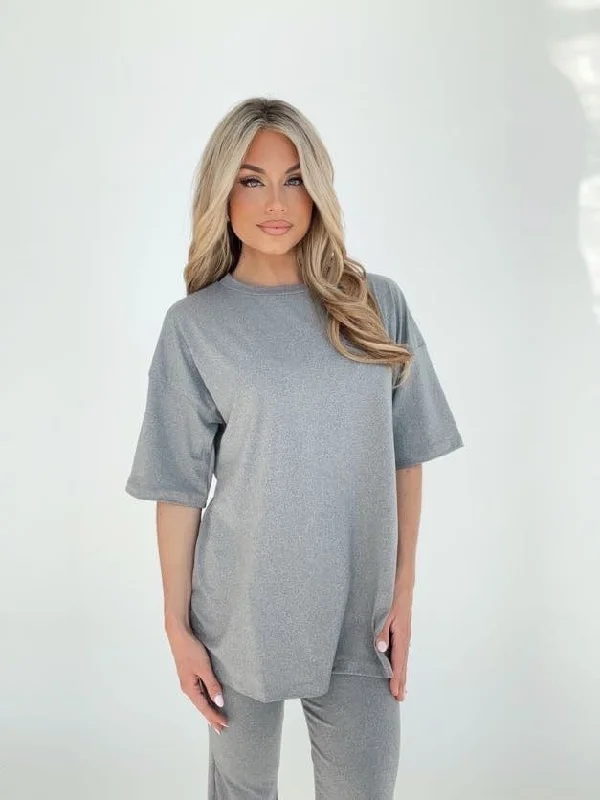 Classic Modern Offers Grayscale Top