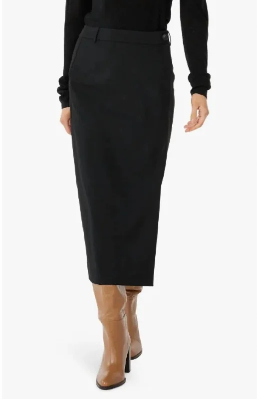 Plus Size Women's Fashion Dive Into Trendy Women's Fashion Hunter Skirt In Black