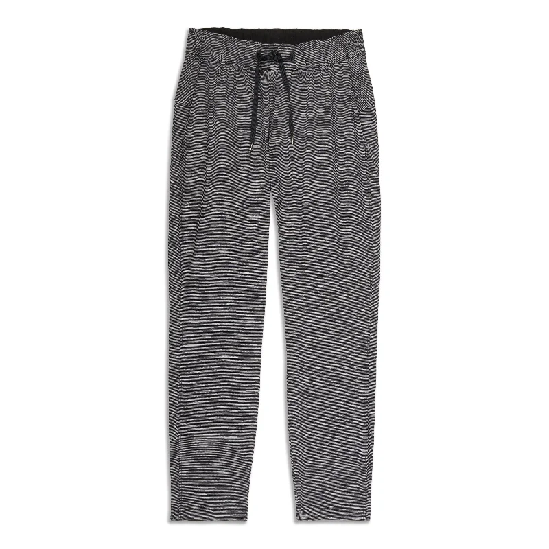 Women's Seasonal Attire Fashion Deal On The Fly Pant - Resale